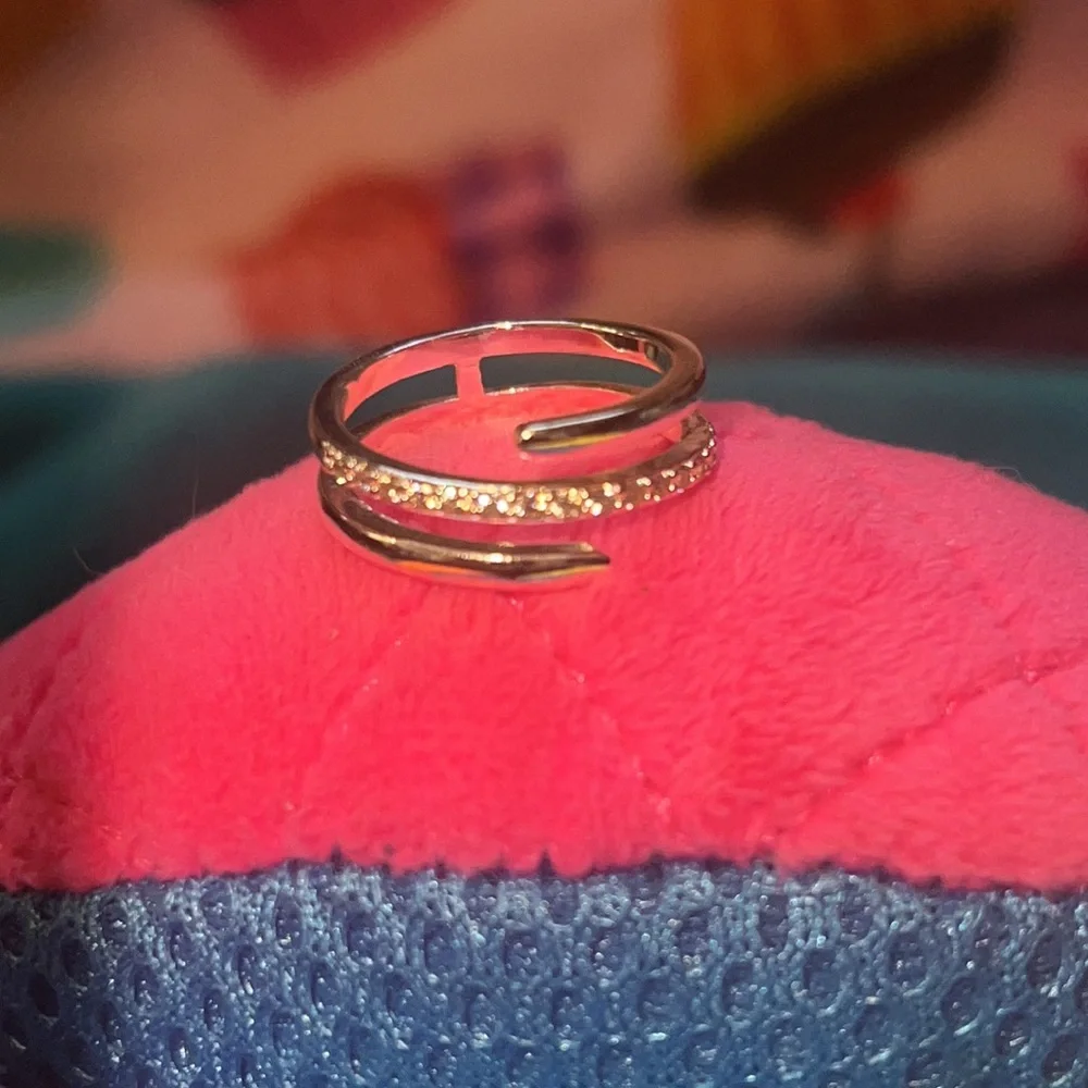 Macys ring - Picture 2 of 7